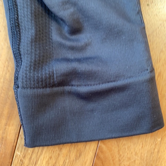 Lululemon Zone In Tight leggings  crop size 2 grey yoga - Picture 12 of 13